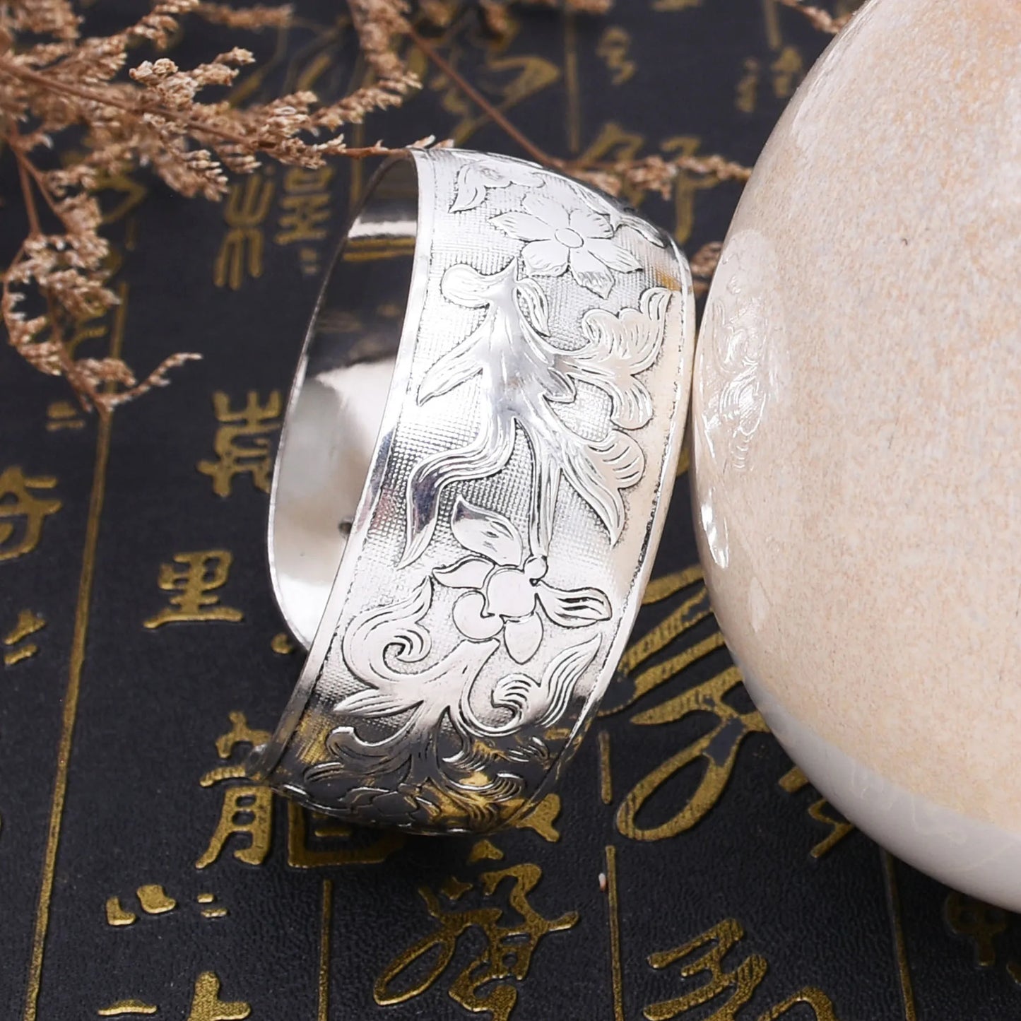 Central Asian Kazakh Style Floral Cuff Bracelet – Silver-Plated Zinc Alloy Bangle for Women