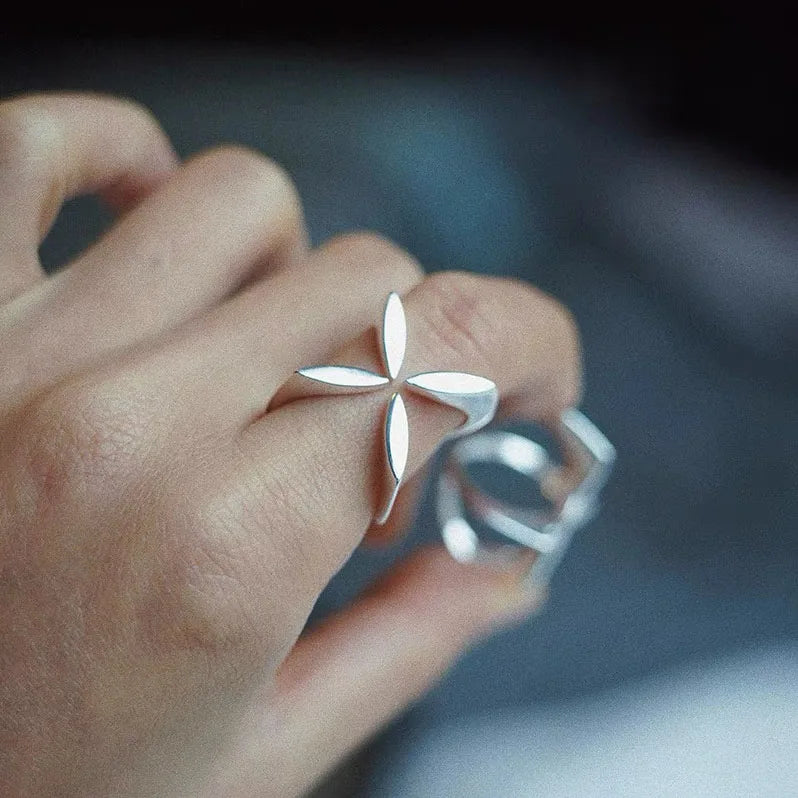 Minimalist Four-Leaf 925 Sterling Silver Statement Ring – Adjustable Modern Design