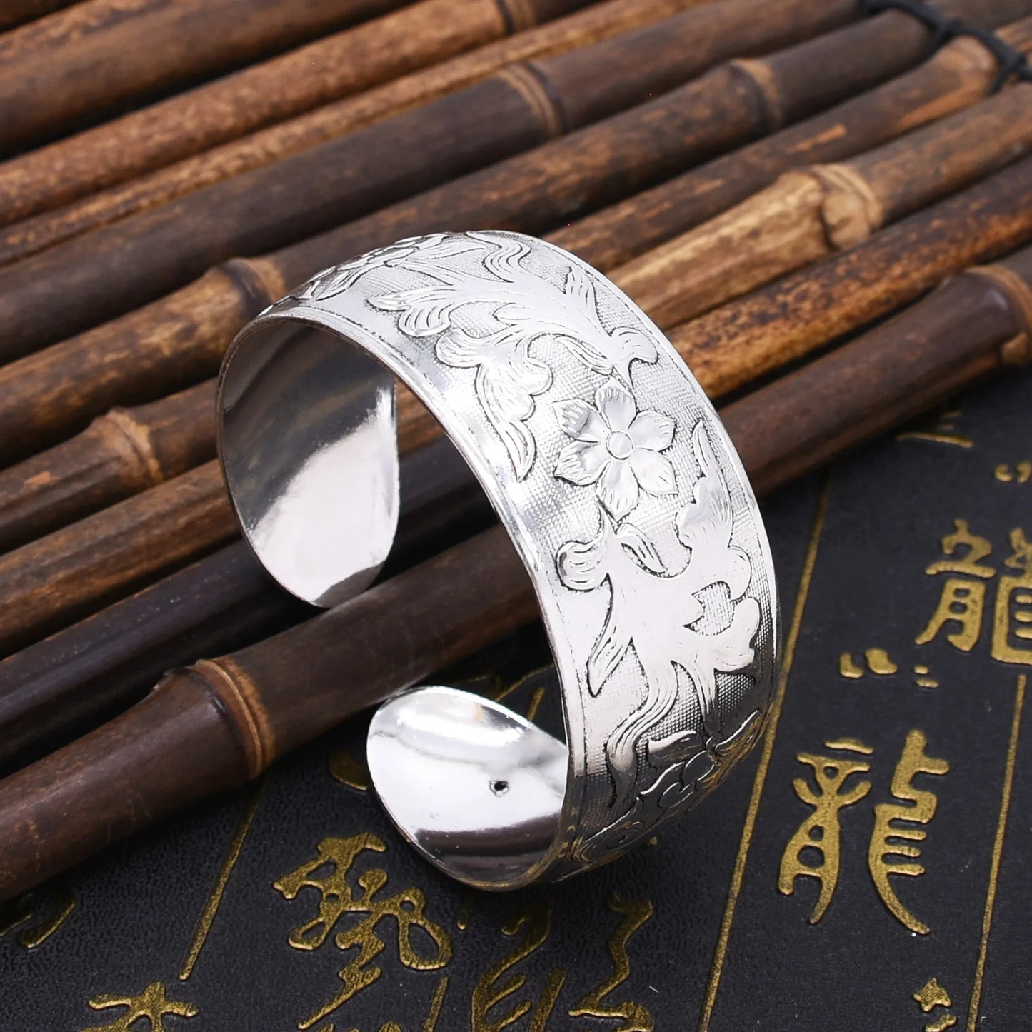 Central Asian Kazakh Style Floral Cuff Bracelet – Silver-Plated Zinc Alloy Bangle for Women