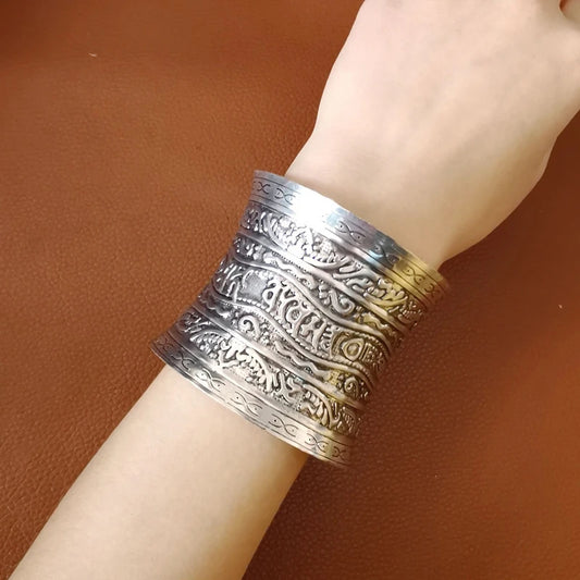 Vintage Floral Tibetan Silver Cuff Bracelet – Adjustable Metal Alloy Bangle for Women