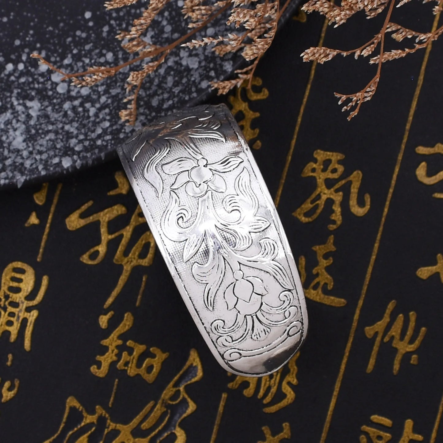 Central Asian Kazakh Style Floral Cuff Bracelet – Silver-Plated Zinc Alloy Bangle for Women