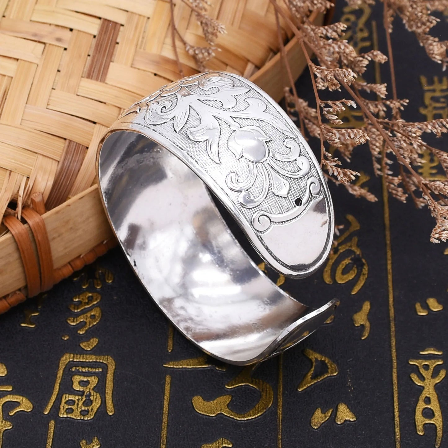 Central Asian Kazakh Style Floral Cuff Bracelet – Silver-Plated Zinc Alloy Bangle for Women